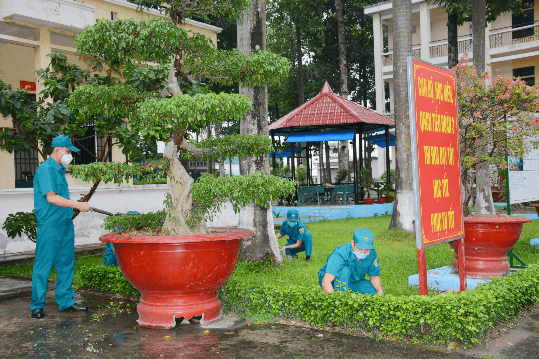 Thi đua xây dựng đơn vị chính quy, sạch đẹp