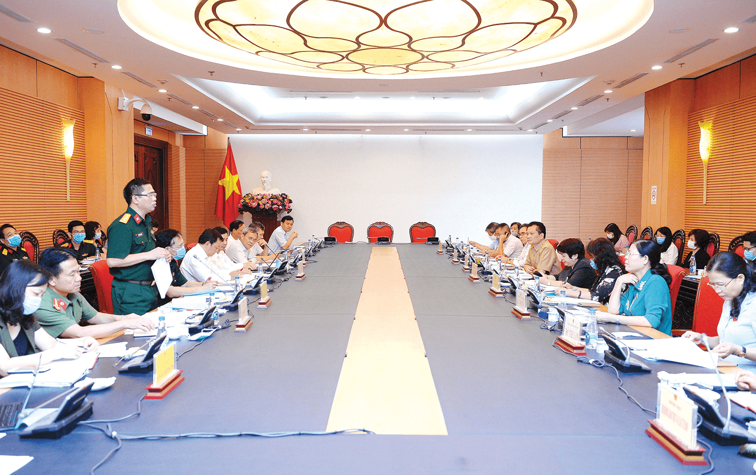Tổ chức thực hiện hiệu quả chính sách bảo hiểm xã hội, bảo hiểm y tế trong quân đội