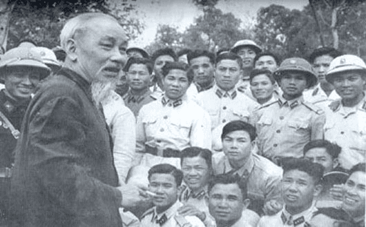 Ngày 30-5-1966, Đại tướng Võ Nguyên Giáp ký Quyết định thành lập 3 Trung đoàn Tên lửa