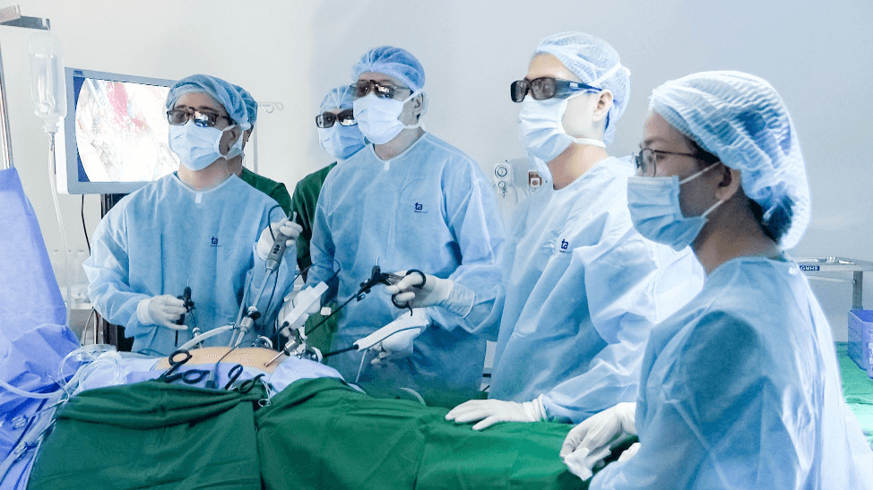 Cứu sống cụ bà bị xương cá đâm thủng dạ dày