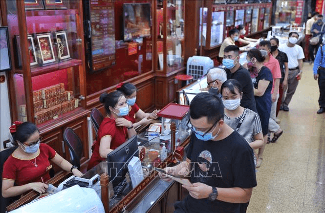 Vàng lao dốc trong phiên đầu tuần mới

​