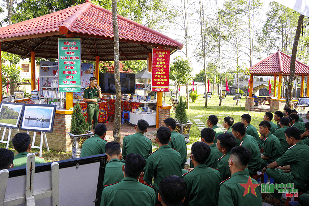 “Ngày hội” chăm lo cho chiến sĩ