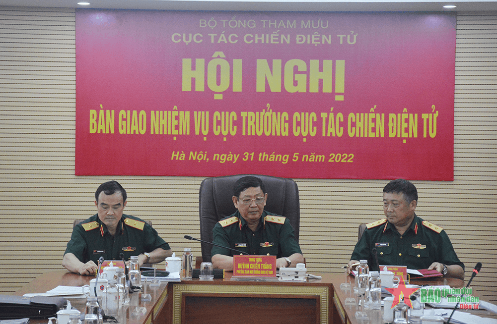 Bàn giao nhiệm vụ Cục trưởng Cục Tác chiến điện tử