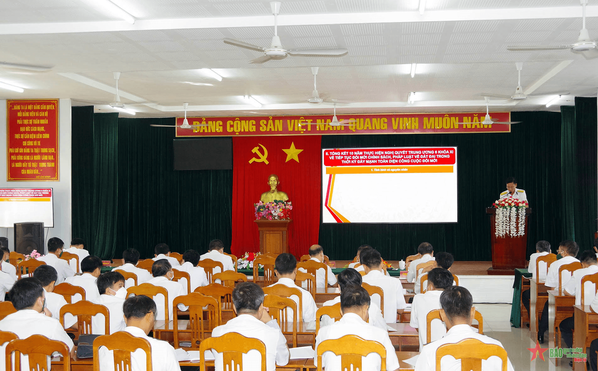 Vùng 2 Hải quân thông báo nhanh kết quả Hội nghị lần thứ 5 Ban Chấp hành Trung ương Đảng khóa XIII