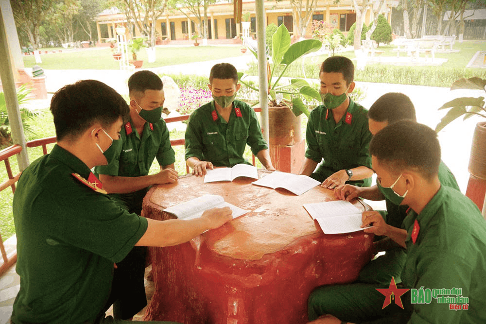 Đa dạng hóa hình thức giáo dục, phổ biến pháp luật