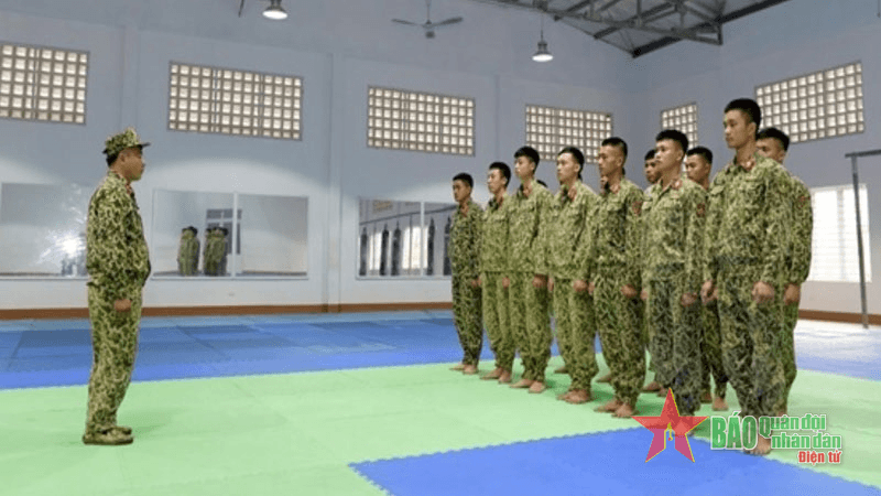 Xem Đặc công luyện võ