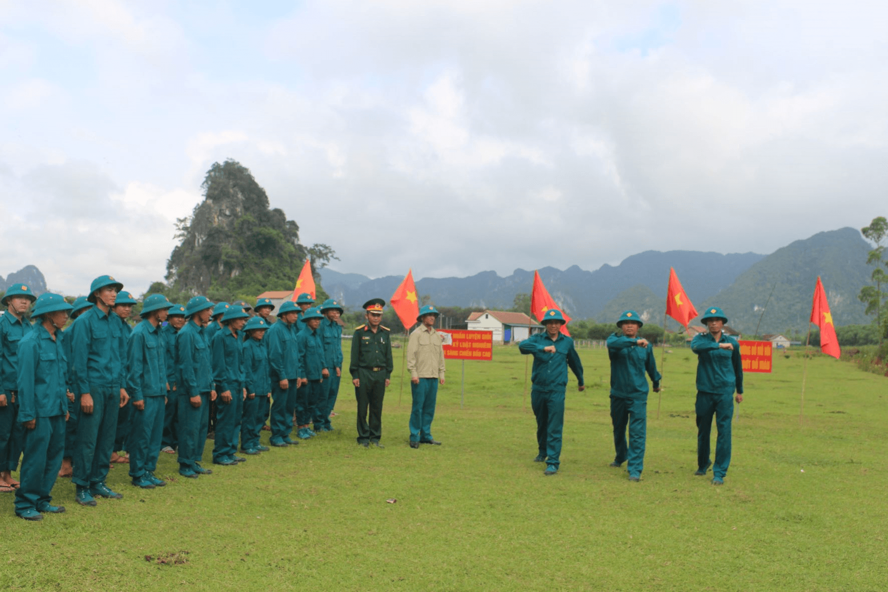 Dân quân Minh Hóa "hóa giải" những việc khó