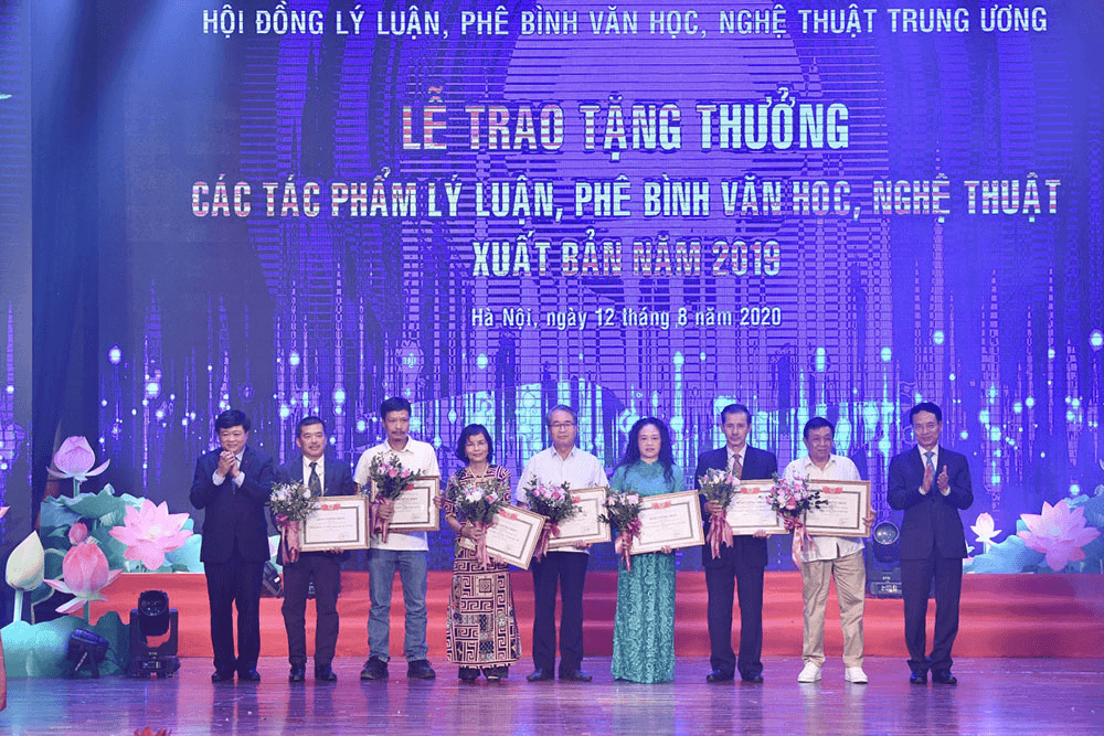Tôn trọng, bảo đảm quyền tự do sáng tạo chính đáng của văn nghệ sĩ
