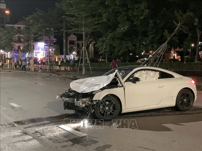 Khởi tố lái xe gây tai nạn nghiêm trọng