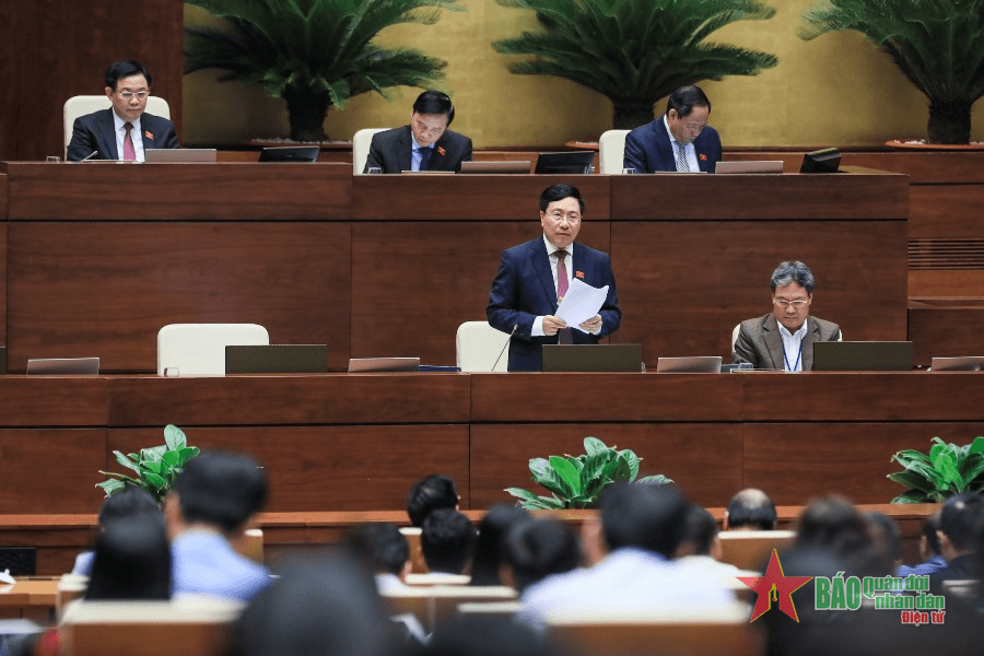 Phó thủ tướng Thường trực Chính phủ Phạm Bình Minh: Môn học Lịch sử là môn bắt buộc