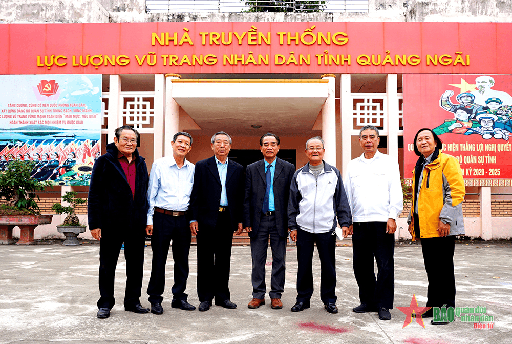 Thương nhau như lúc ra trận