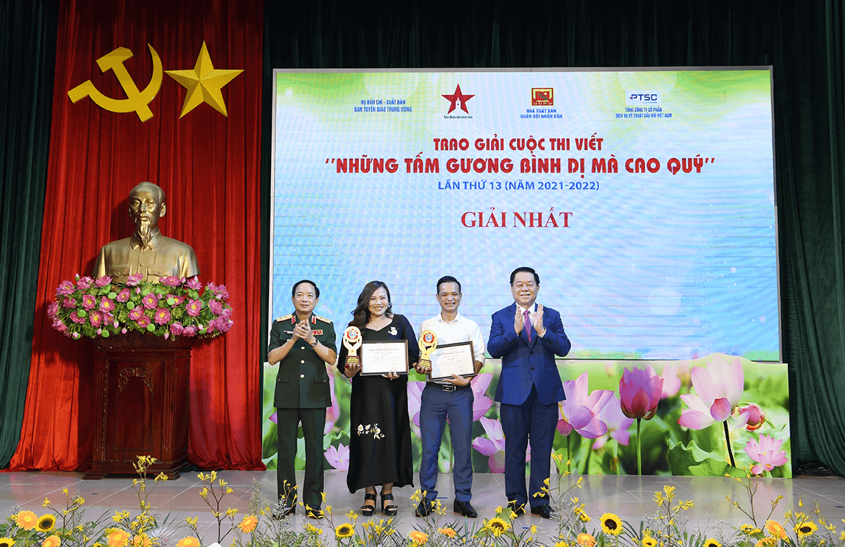 Nhân lên những bông hoa đẹp trong vườn hoa người tốt, việc tốt