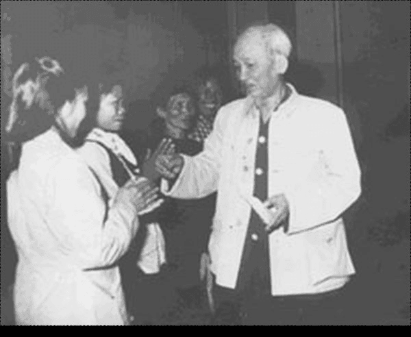 Tuyên dương người tốt, việc tốt trong phong trào thi đua yêu nước