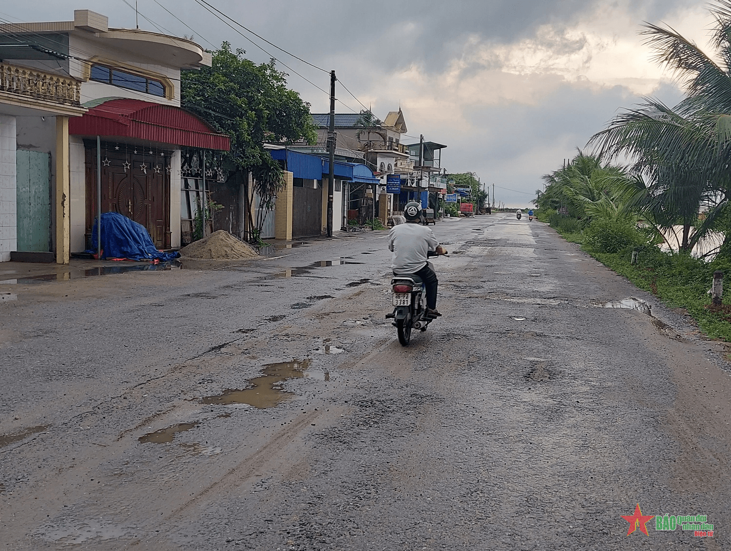 Hải Phòng: Tuyến đường ĐT212 còn nhiều điểm xuống cấp