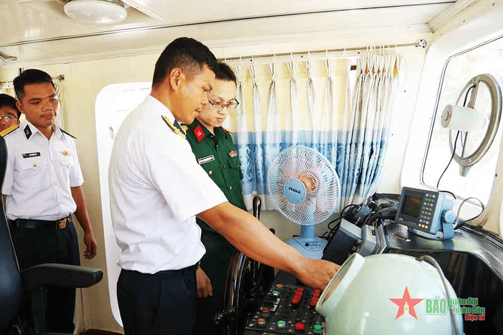 Kiểm tra công tác Tàu thuyền tại Lữ đoàn 962
