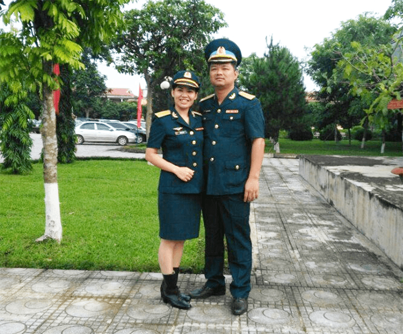 Vợ chồng quân nhân gương mẫu học và làm theo Bác