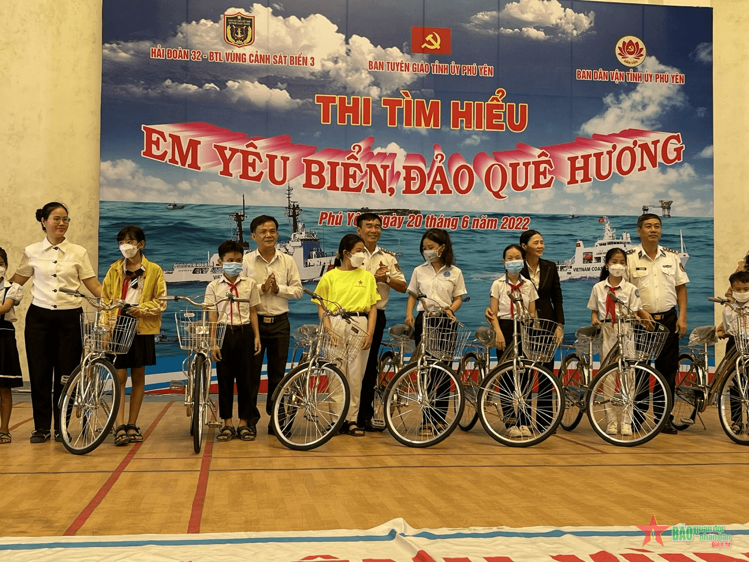 “Cảnh sát biển đồng hành với ngư dân” TP Tuy Hòa, tỉnh Phú Yên