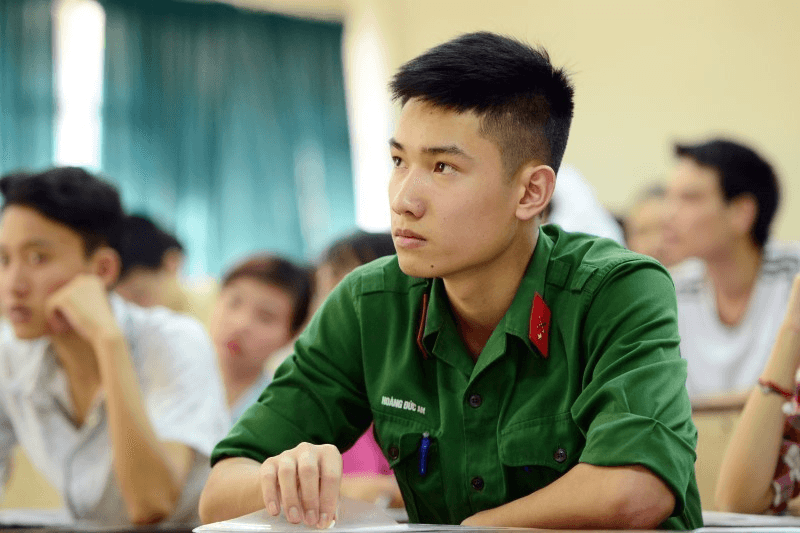 Đọc kỹ đề thi, làm những câu dễ trước