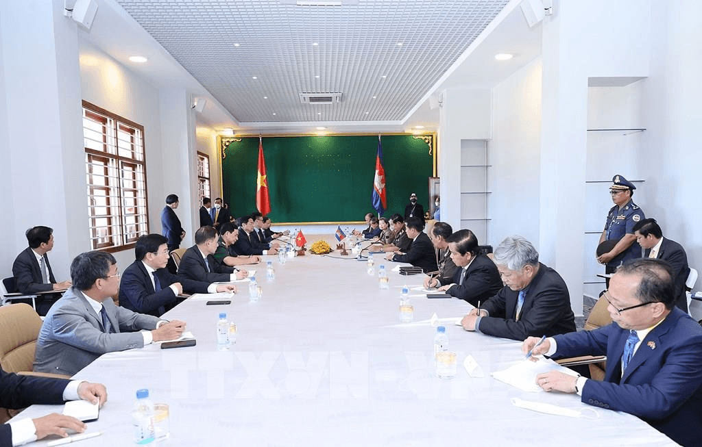 Thủ tướng Phạm Minh Chính gặp Thủ tướng Campuchia Hun Sen