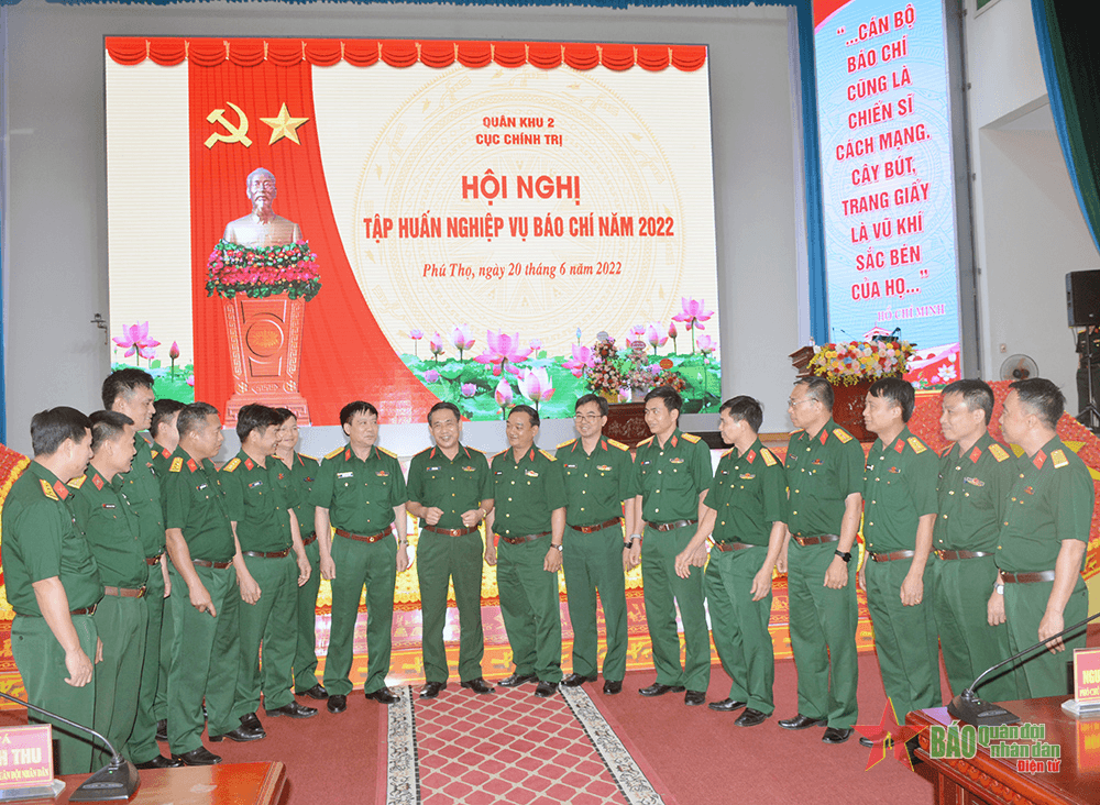 Tuyên truyền lĩnh vực quân sự, quốc phòng trên báo chí quân đội và xu thế đưa tin trên báo điện tử