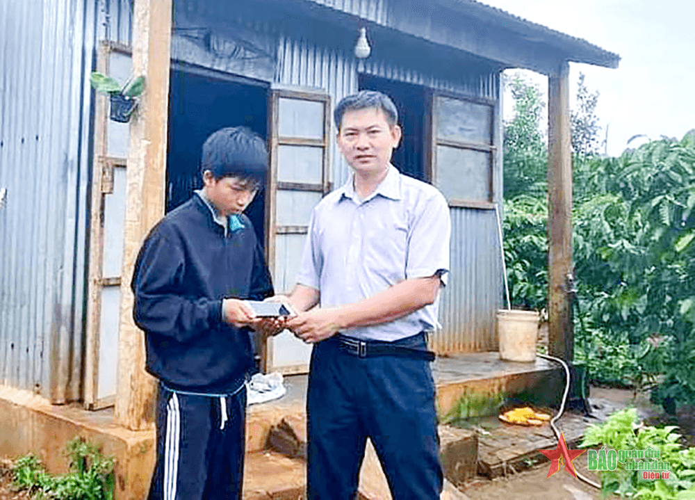 Anh Khánh chăm làm việc thiện