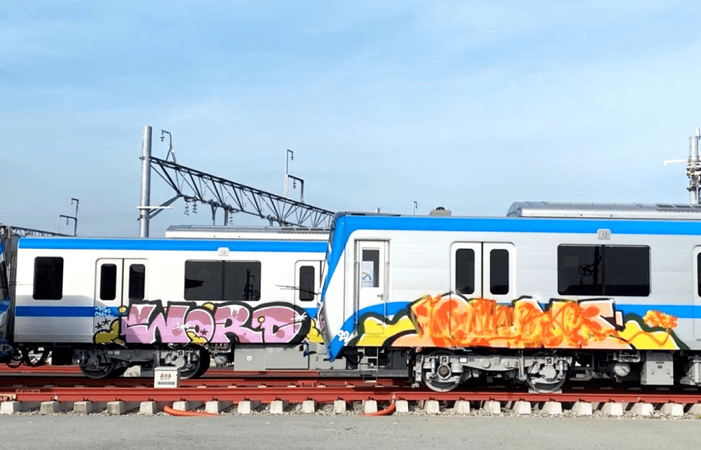 Không tùy tiện bôi bẩn đường phố