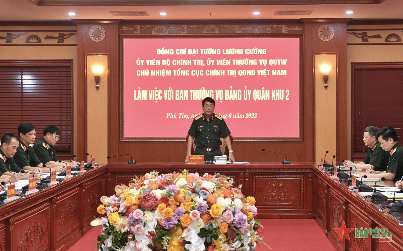 Đại tướng Lương Cường làm việc với Ban Thường vụ Đảng ủy Quân khu 2
