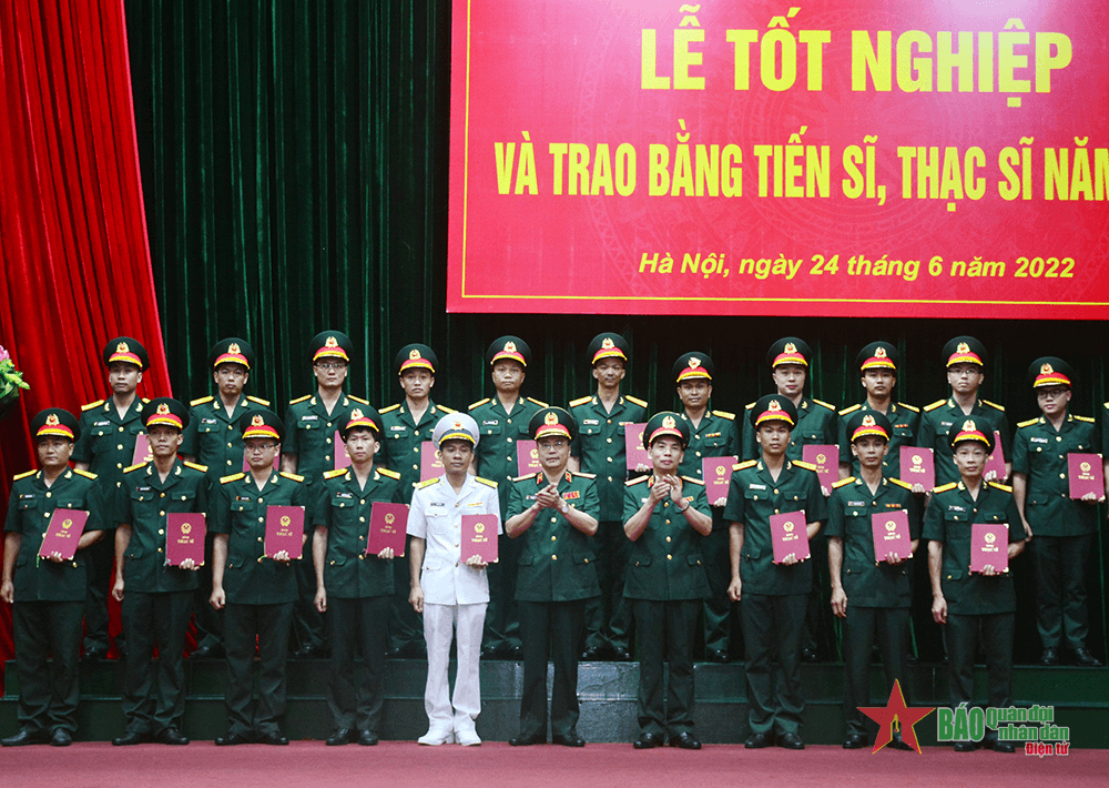 Học viện Kỹ thuật Quân sự trao bằng tiến sĩ, thạc sĩ năm 2022