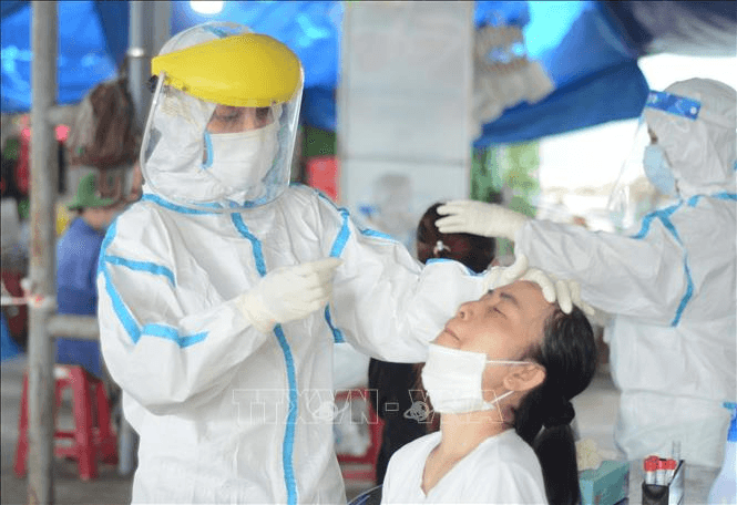 Những đối tượng nào sẽ tiêm vắc xin phòng Covid-19 mũi 3, mũi 4?