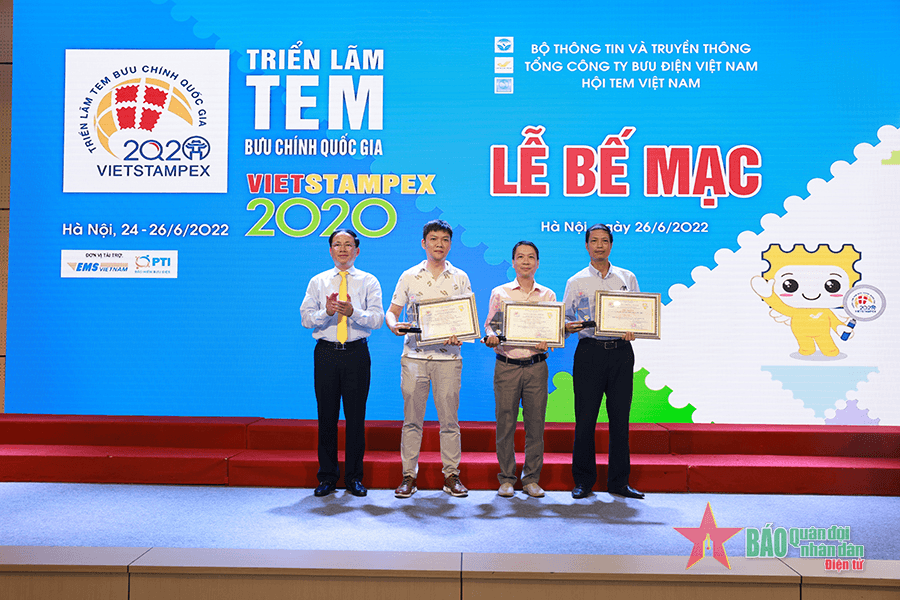 Lễ trao giải các bộ sưu tập tem dự triển lãm Tem bưu chính Quốc gia