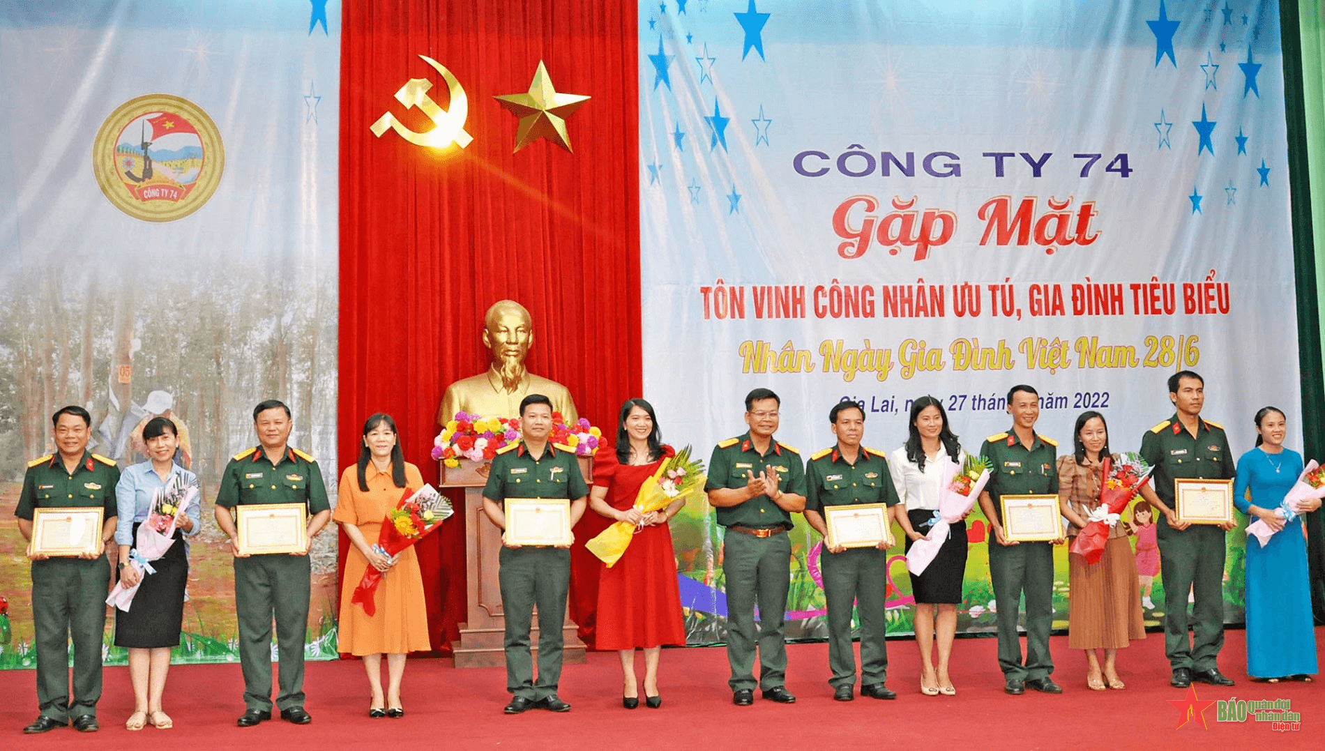 Công ty 74 gặp mặt tôn vinh công nhân ưu tú, gia đình tiêu biểu