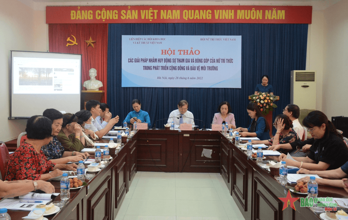 Huy động sự đóng góp của nữ trí thức trong phát triển cộng đồng và bảo vệ môi trường