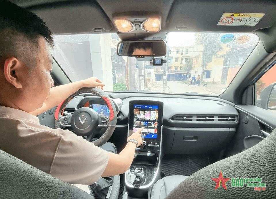 Trải nghiệm dịch vụ thông minh “tất cả trong một” trên VF e34
