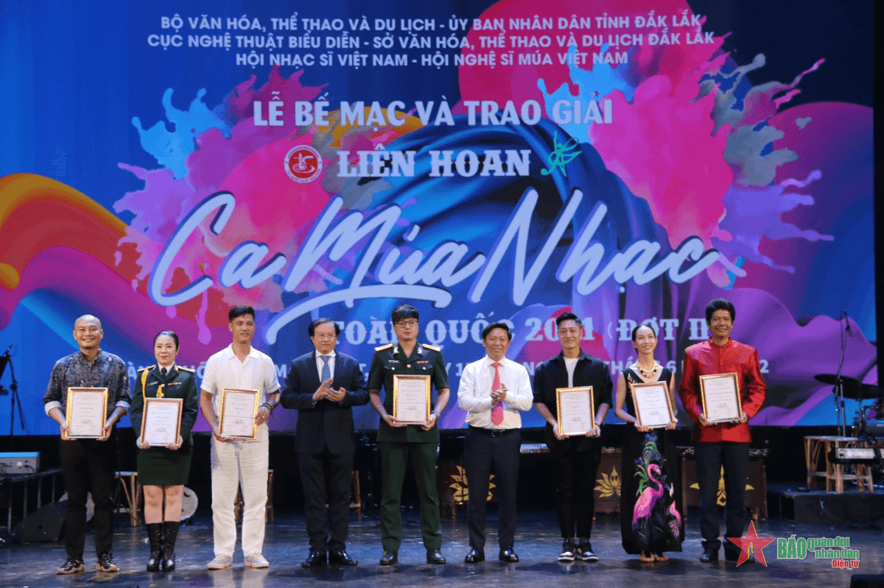 Nghệ sĩ quân đội thắng lớn tại liên hoan ca múa nhạc toàn quốc