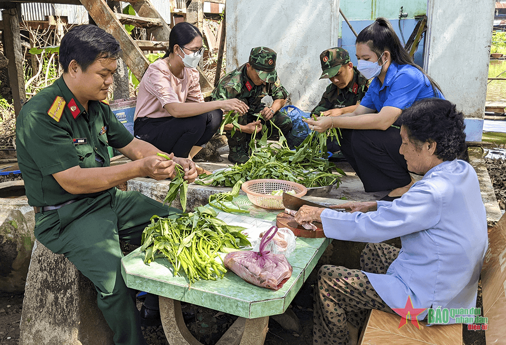 Thắt chặt tình quân - dân vùng biên