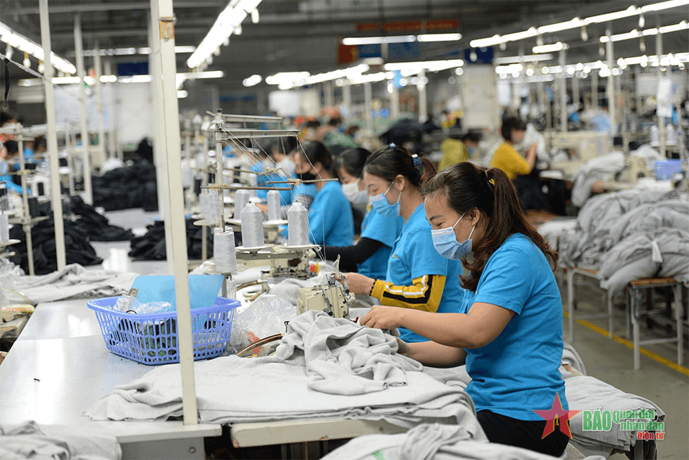 Kinh tế khởi sắc nhưng còn nhiều thách thức