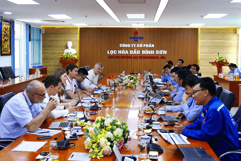 Các công ty Dầu khí của Nga thăm và tìm hiểu cơ hội hợp tác với NMLD Dung Quất