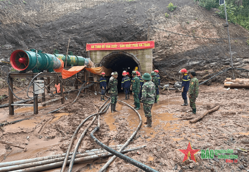 Điện Biên: Tích cực tìm kiếm nạn nhân bị lũ cuốn trôi