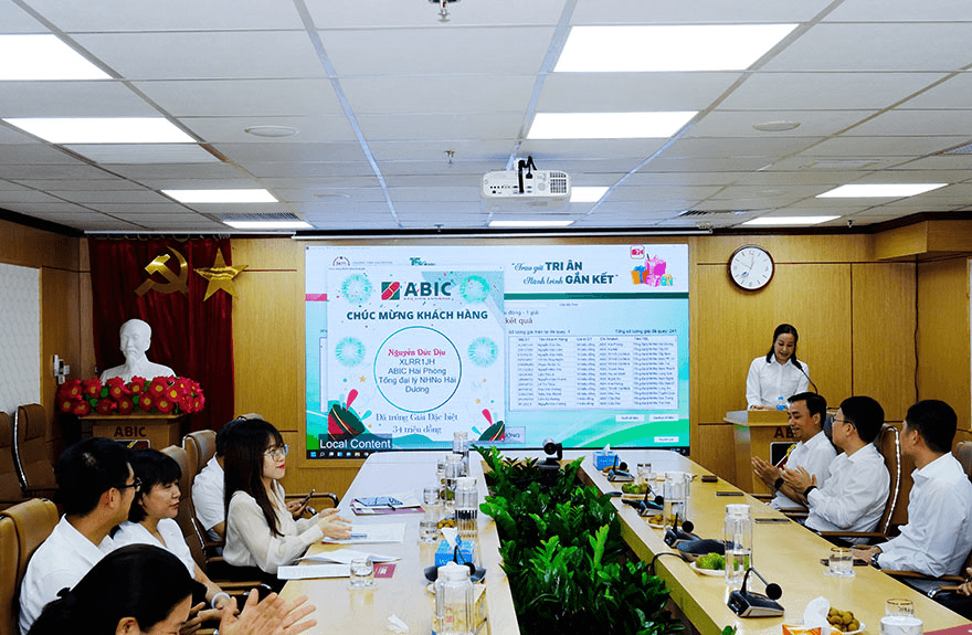 Hơn 200 khách hàng trúng thưởng từ Bảo hiểm Agribank