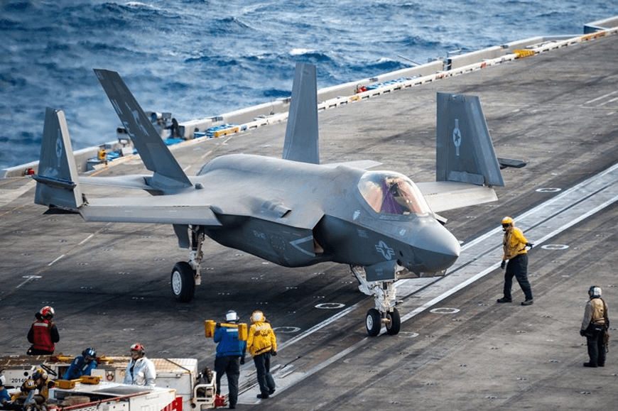 Vì sao hải quân Mỹ cắt giảm đơn đặt hàng mua máy bay tiêm kích F-35C?