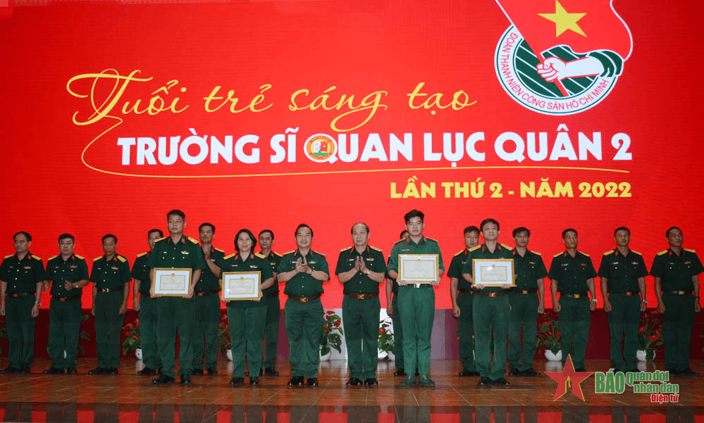 Trường Sĩ quan Lục quân 2 trao giải thưởng “Tuổi trẻ sáng tạo”