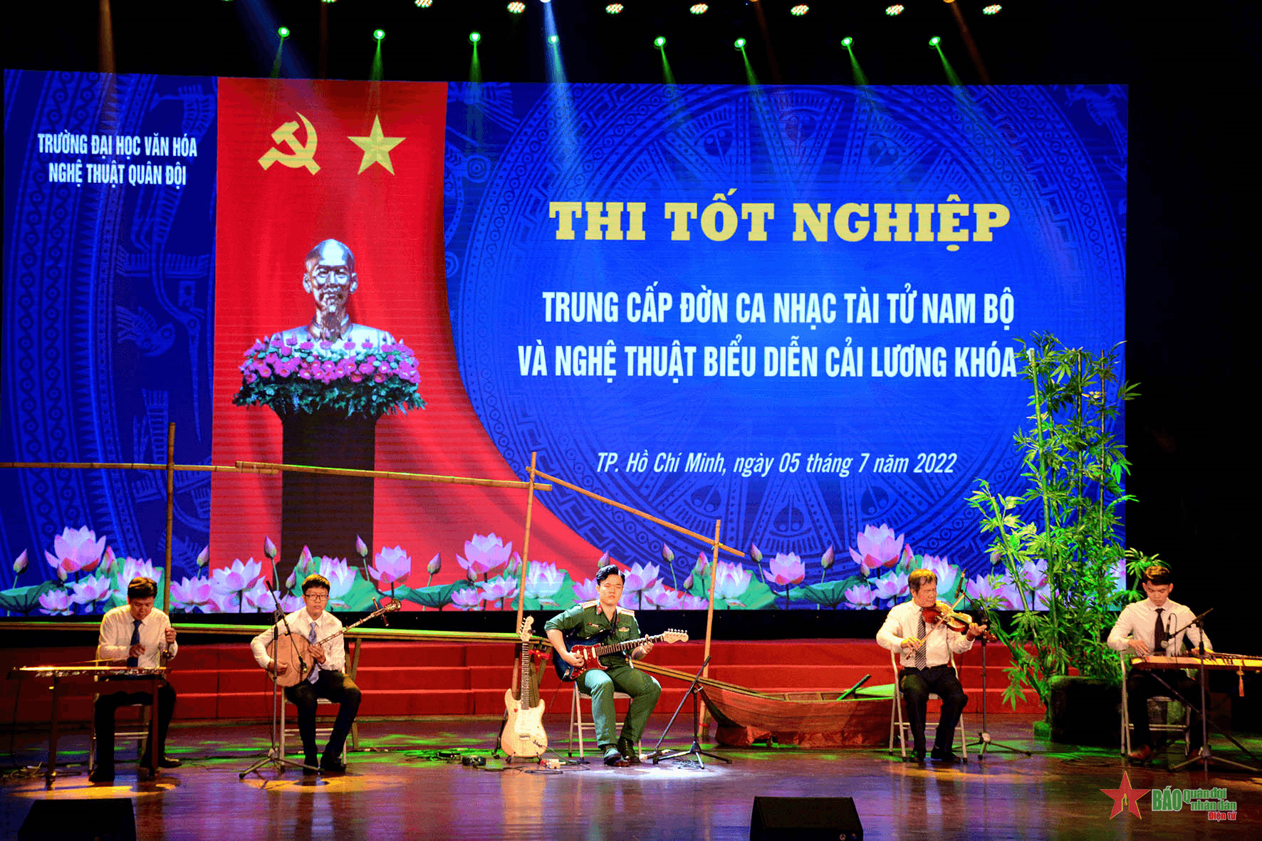 Tổ chức thi tốt nghiệp cho học viên đờn ca tài tử, ca cải lương hệ quân sự