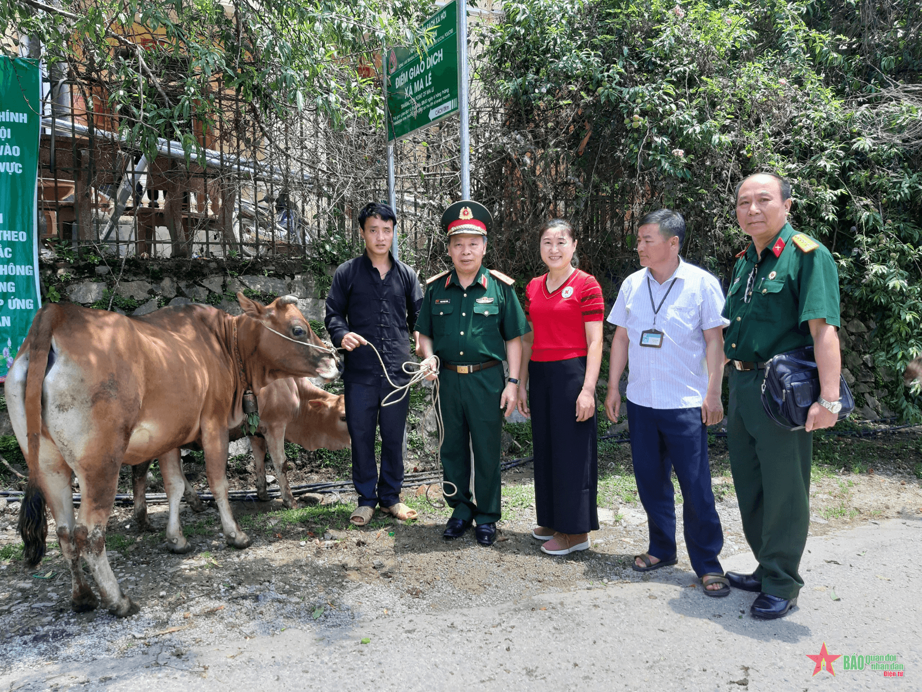 Hỗ trợ khắc phục hậu quả bom mìn cho các gia đình ở Hà Giang