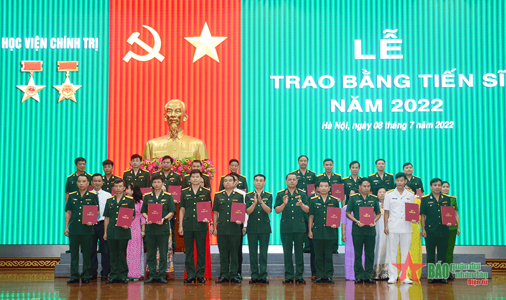 Học viện Chính trị tổ chức lễ tốt nghiệp và trao bằng tiến sĩ năm 2022