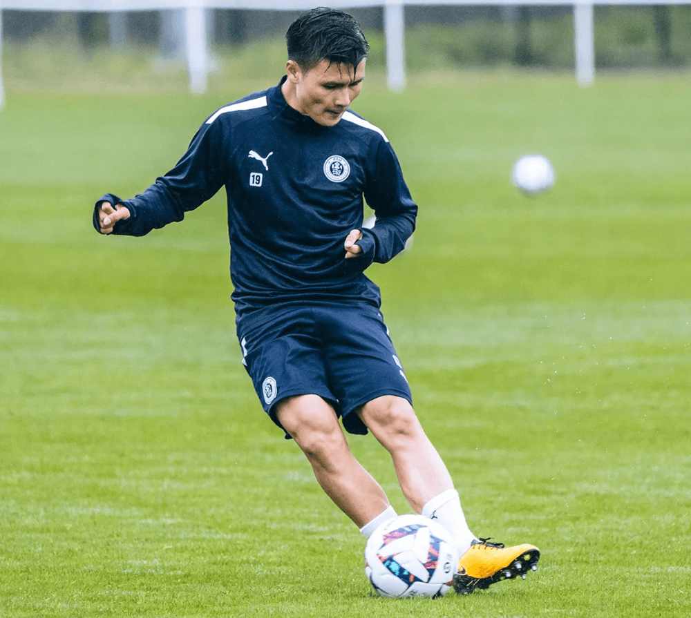 Quang Hải ghi bàn giúp Pau FC thắng trận