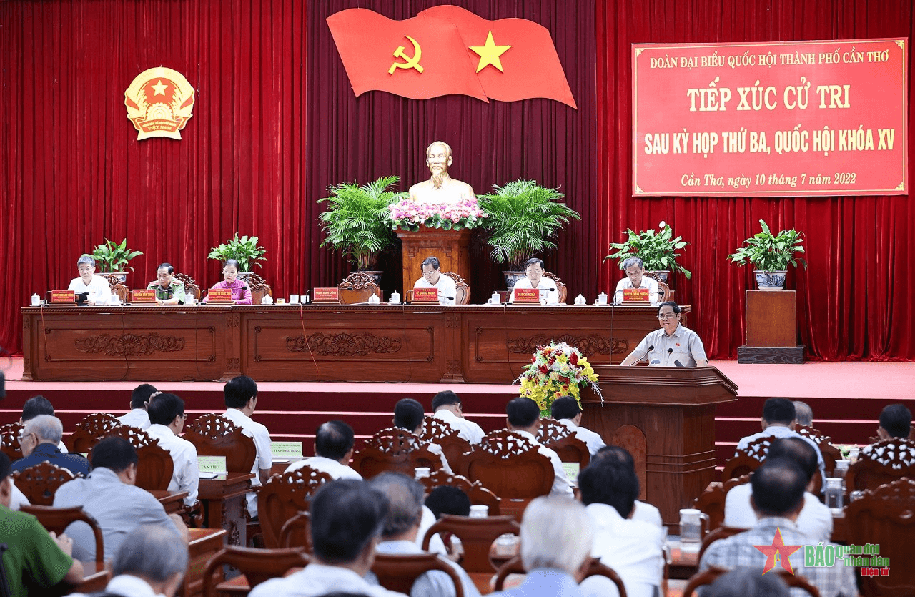 Thủ tướng Chính phủ Phạm Minh Chính tiếp xúc cử tri thành phố Cần Thơ