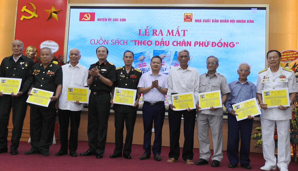 Ra mắt sách “Theo dấu chân Phù Đổng”