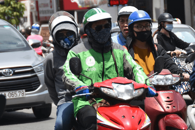 Grab thu phí "phụ kiện nắng nóng", Bộ Công Thương yêu cầu làm rõ
