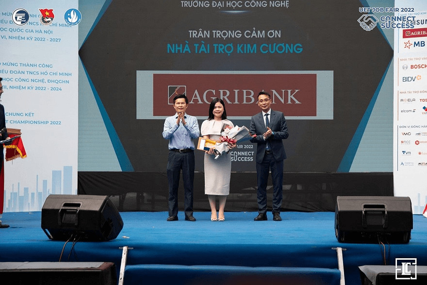 Agribank đồng hành cùng Ngày hội việc làm Đại học Công nghệ - Đại học Quốc gia Hà Nội 2022