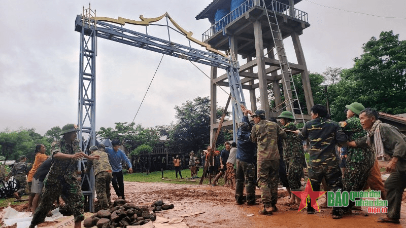 Món quà ý nghĩa tặng nhân dân bản biên giới